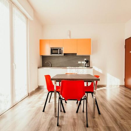 Al 13 Rosso - Lakeside Leisure & Business Стреза Екстер'єр фото