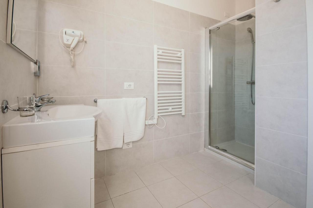 Al 13 Rosso - Lakeside Leisure & Business Стреза Екстер'єр фото